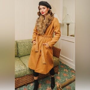 NWT Ivy City Women's Camel color Coat with Faux Fur Collar